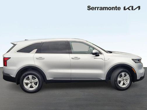 Sparkling Silver 2022 Kia Sorento LX