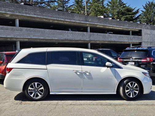 -Select- 2015 Honda Odyssey Touring
