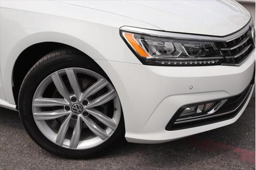 2018 Volkswagen Passat 2.0T SE