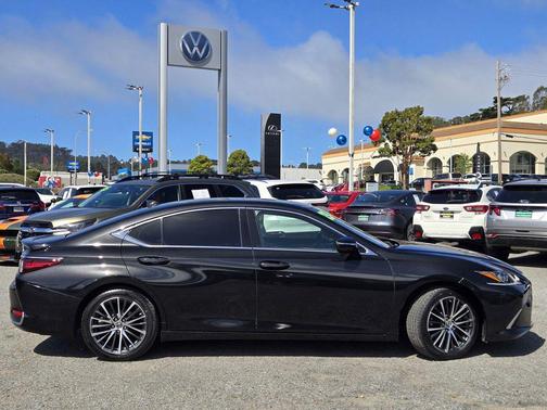 Caviar 2023 Lexus ES 300h Base