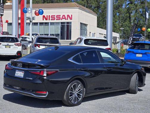 Caviar 2023 Lexus ES 300h Base