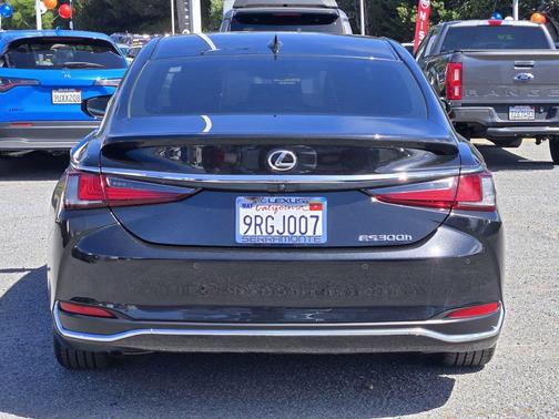 Caviar 2023 Lexus ES 300h Base