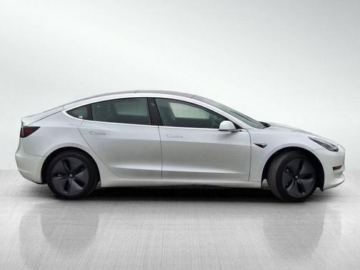 Pearl White Multi-Coat 2020 Tesla Model 3 Standard Range Plus
