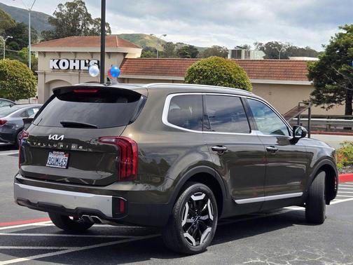 Dark Moss 2023 Kia Telluride S