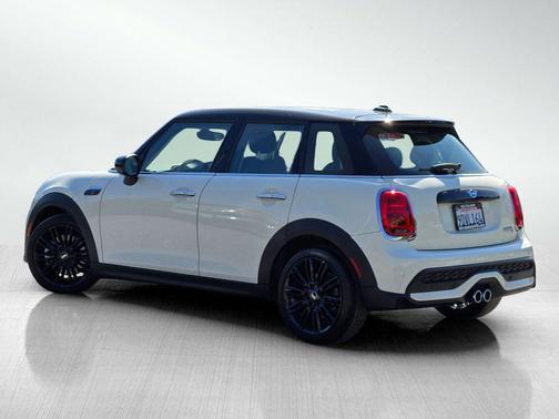 Pepper White 2023 MINI Hardtop Cooper S