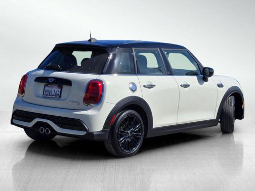 Pepper White 2023 MINI Hardtop Cooper S