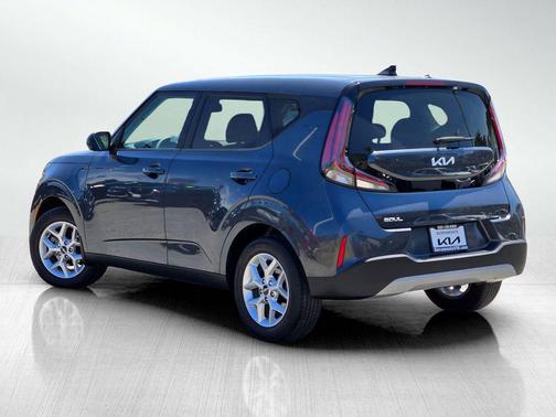 Gravity Gray 2023 Kia Soul LX
