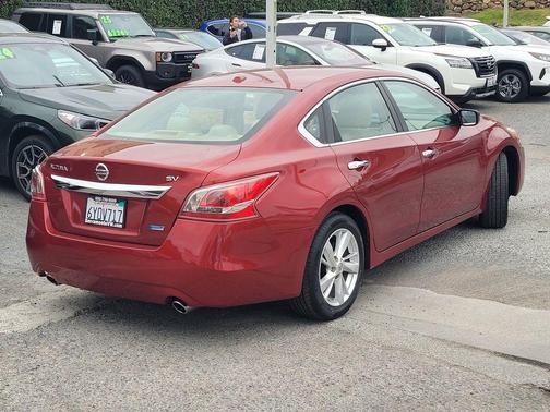Cayenne Red Metallic 2013 Nissan Altima 2.5 SV
