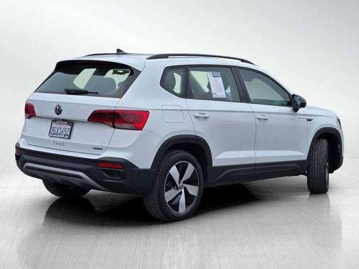 Pure White 2023 Volkswagen Taos 1.5T S