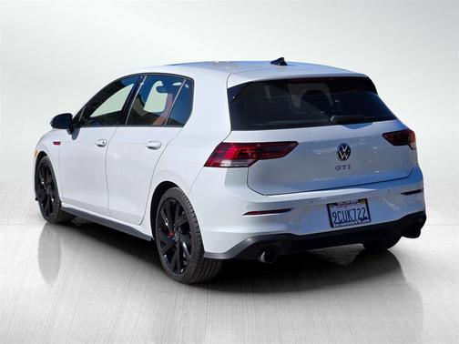 2022 Volkswagen Golf GTI 2.0T SE DSG