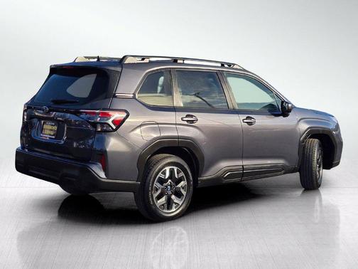 Magnetite Gray Metallic 2025 Subaru Forester Premium