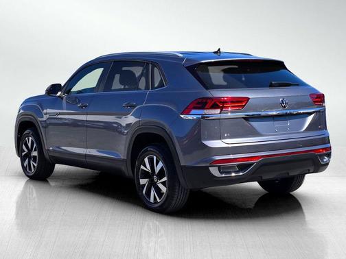 Platinum Gray Metallic 2021 Volkswagen Atlas Cross Sport 2.0T SE
