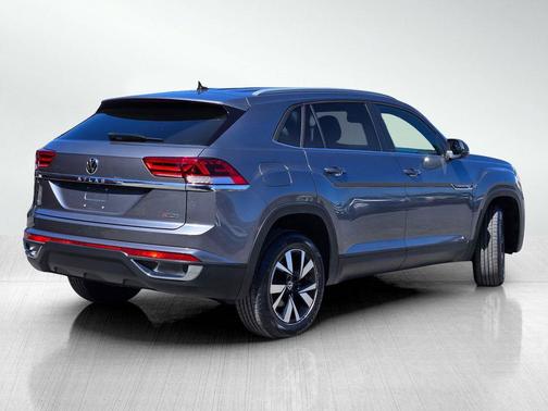 Platinum Gray Metallic 2021 Volkswagen Atlas Cross Sport 2.0T SE