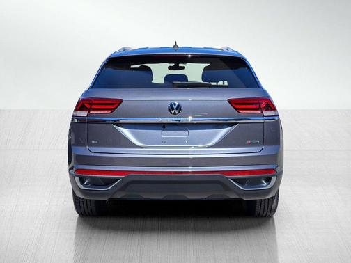 Platinum Gray Metallic 2021 Volkswagen Atlas Cross Sport 2.0T SE