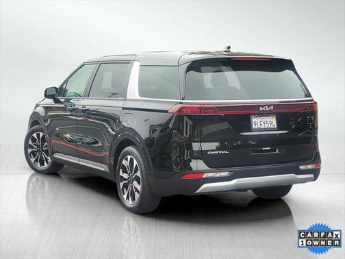2024 Kia Carnival EX