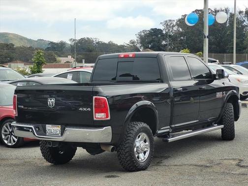2018 RAM 2500 Laramie Crew Cab 4x4 6'4' Box