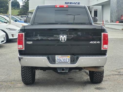 2018 RAM 2500 Laramie Crew Cab 4x4 6'4' Box