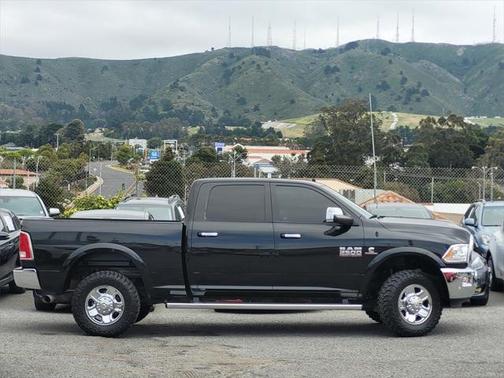 2018 RAM 2500 Laramie Crew Cab 4x4 6'4' Box