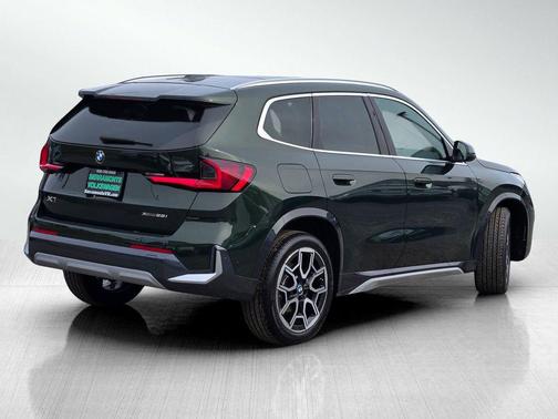 San Remo Green Metallic 2025 BMW X1 xDrive28i