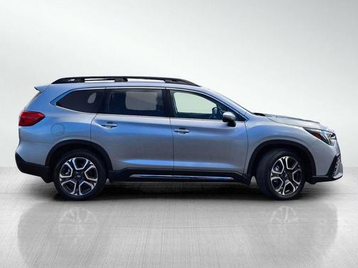 Ice Silver Metallic 2023 Subaru Ascent Limited 8-Passenger