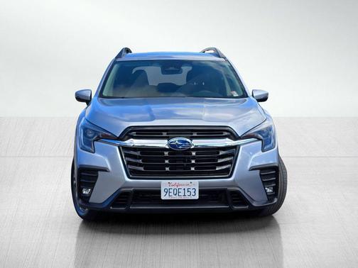 Ice Silver Metallic 2023 Subaru Ascent Limited 8-Passenger