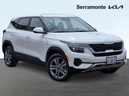 Snow White Pearl 2023 Kia Seltos LX