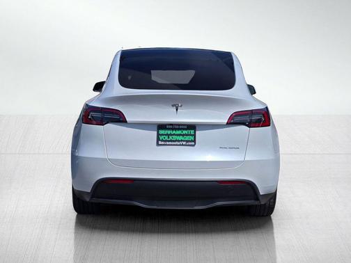 Pearl White Multi-Coat 2023 Tesla Model Y Long Range Dual Motor All-Wheel Drive