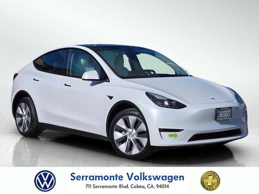 Pearl White Multi-Coat 2023 Tesla Model Y Long Range Dual Motor All-Wheel Drive
