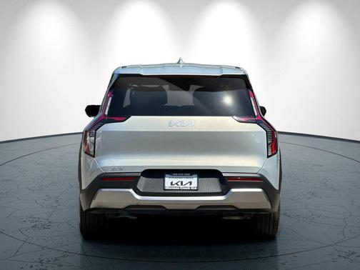 Ivory Silver 2024 Kia EV9 Light Long Range