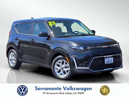Fusion Black 2025 Kia Soul LX