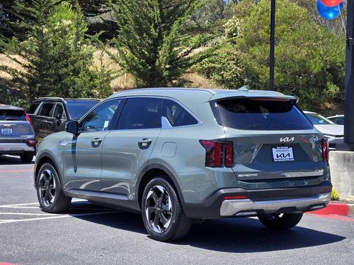 Cityscape Green 2025 Kia Sorento Hybrid EX