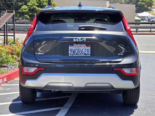 Interstellar Gray 2025 Kia Niro EX