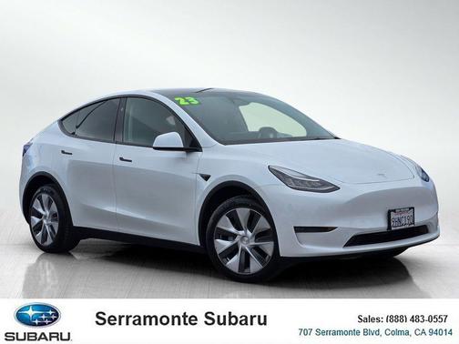 Pearl White Multi-Coat 2023 Tesla Model Y Long Range Dual Motor All-Wheel Drive