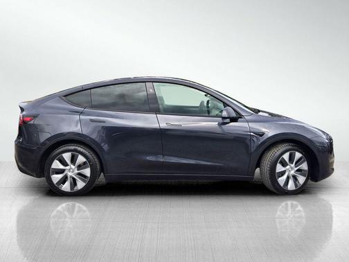 2024 Tesla Model Y Long Range Dual Motor All-Wheel Drive