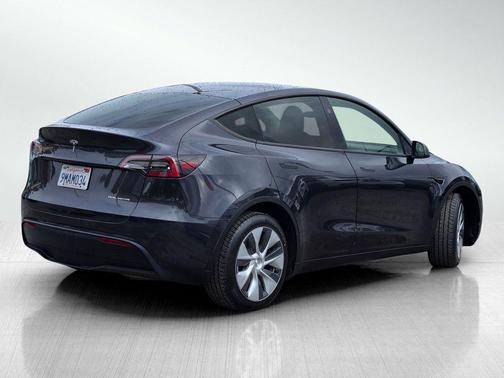2024 Tesla Model Y Long Range Dual Motor All-Wheel Drive