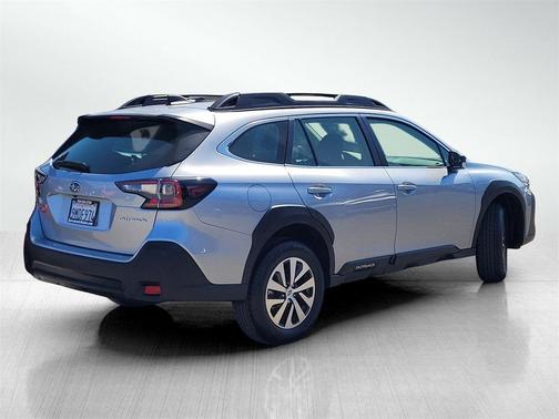 2025 Subaru Outback Base