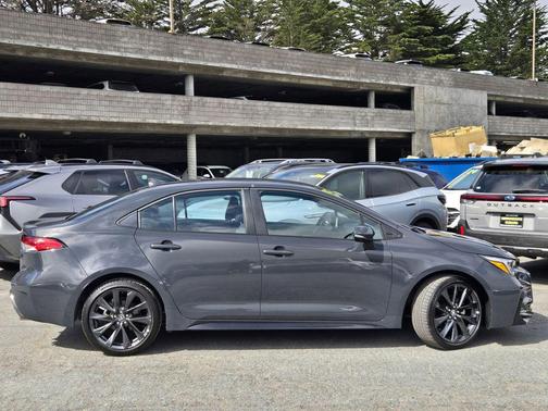 Underground 2025 Toyota Corolla SE