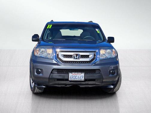 Polished Metal Metallic 2011 Honda Pilot LX
