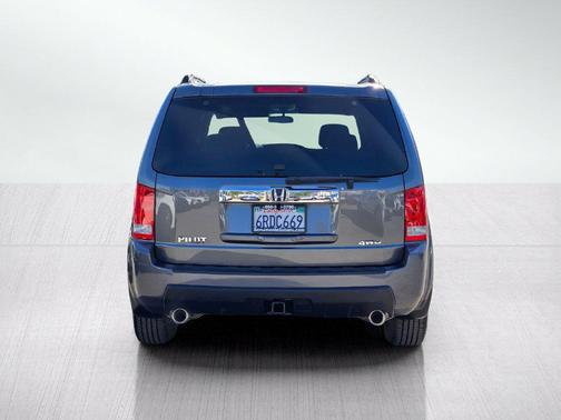 Polished Metal Metallic 2011 Honda Pilot LX