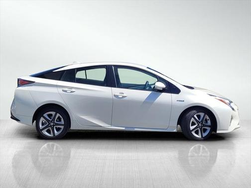 2016 Toyota Prius Four Touring
