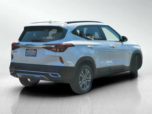 2023 Kia Seltos S