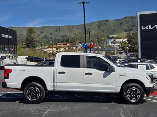 2022 Ford F-150 Lightning Pro