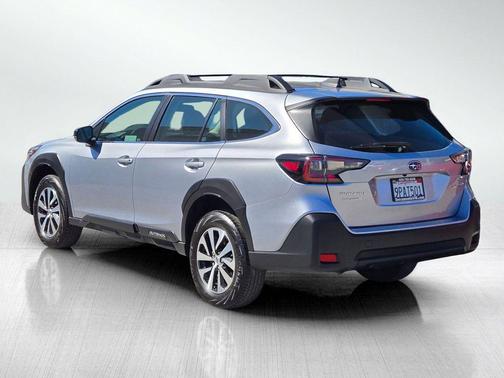 Ice Silver Metallic 2025 Subaru Outback Base