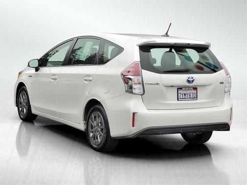 2017 Toyota Prius v Three