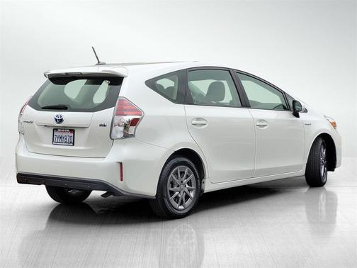 2017 Toyota Prius v Three