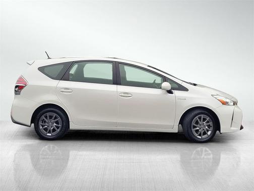 2017 Toyota Prius v Three