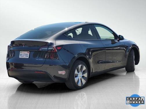 2024 Tesla Model Y Long Range Dual Motor All-Wheel Drive