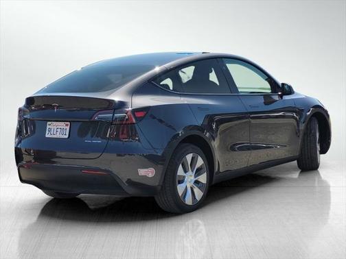 2024 Tesla Model Y Long Range Dual Motor All-Wheel Drive