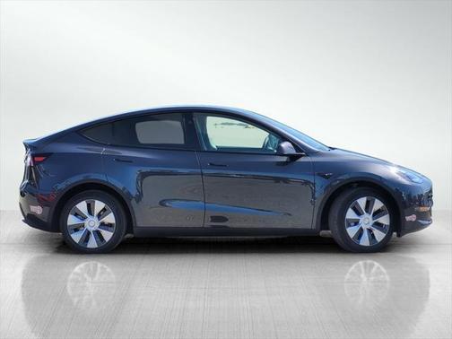 2024 Tesla Model Y Long Range Dual Motor All-Wheel Drive
