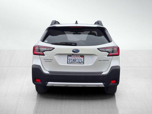 Crystal White Pearl 2025 Subaru Outback Limited